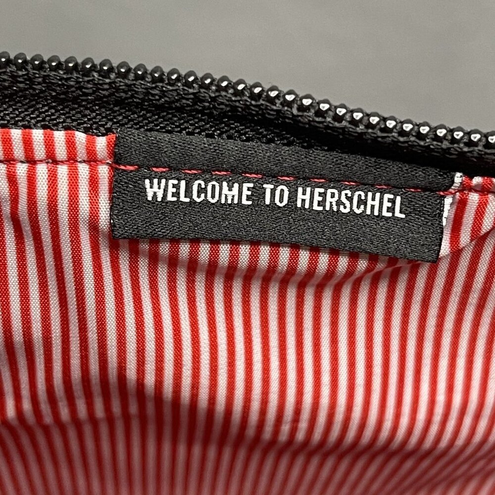 Herschel Sprout Strand Shoulder Diaper Bag Raven Crosshatch With Red Striped Lin - Picture 7 of 9